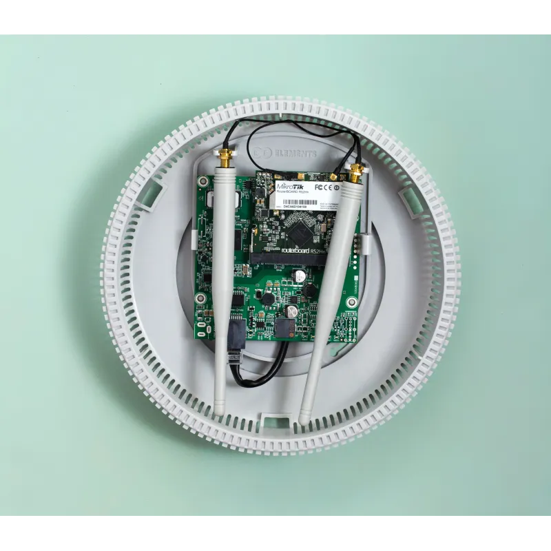 Корпус RF Elements StationBox InSpot, внутренний, крепление на стене или потолке, в комплекте 2x антенна 2,4ГГц, 2dBi MMCX - Изображение 2