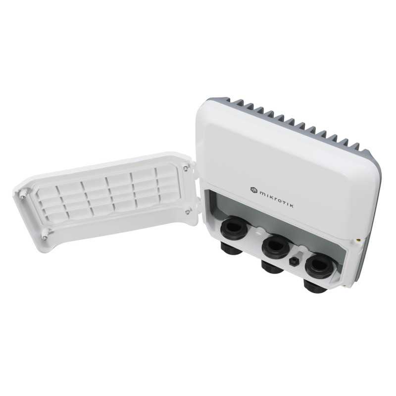 MikroTik Router RB5009UPr+S+OUT, 7x RJ45 1000Mb/s PoE, 1x RJ45 2.5Gb/s PoE, 1x SFP+, 1x USB 3.0, IP66 - Görsel 3