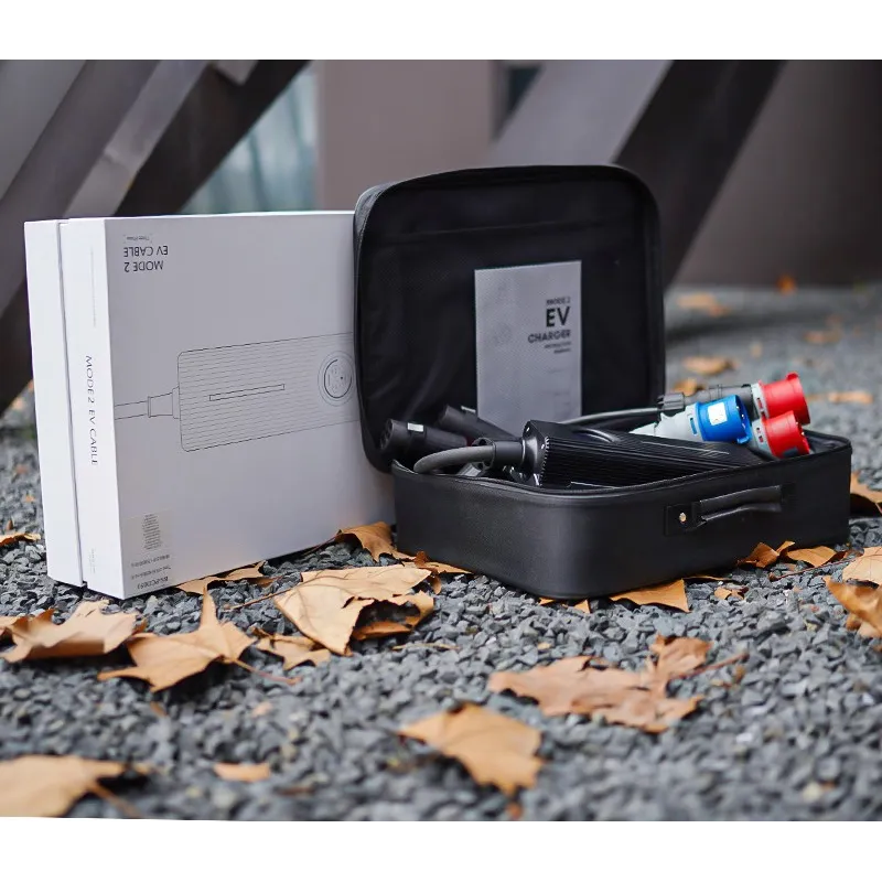 Extralink BS-PCD050 32A 16kW 3F Schuko Przenośna ładowarka 3-fazowa do samochodu elektrycznego 5m, ekran dotykowy, 6 adapterów