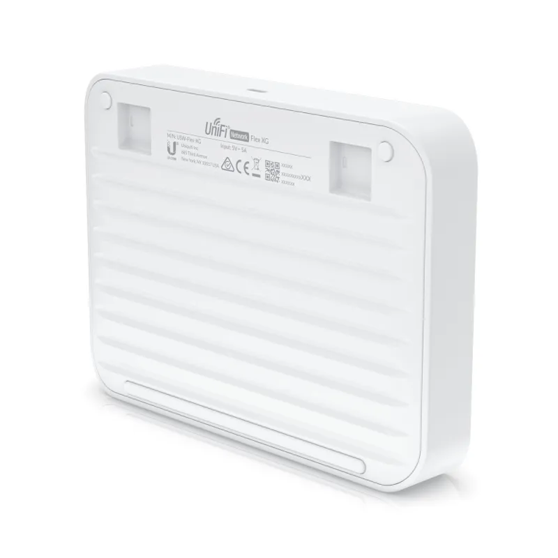 Коммутатор Ubiquiti USW-Flex-XG, UniFi, 4x RJ45 10Gb/s, 1x RJ45 1000Mb/s PoE+ - Изображение 3