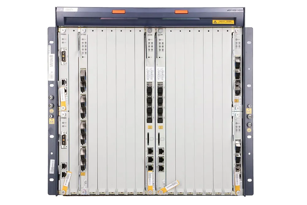 C300 | OLT | EPON, 2x SCXM, 2x tarjeta de alimentación, 2x GUFQ, 1x ETGO 0