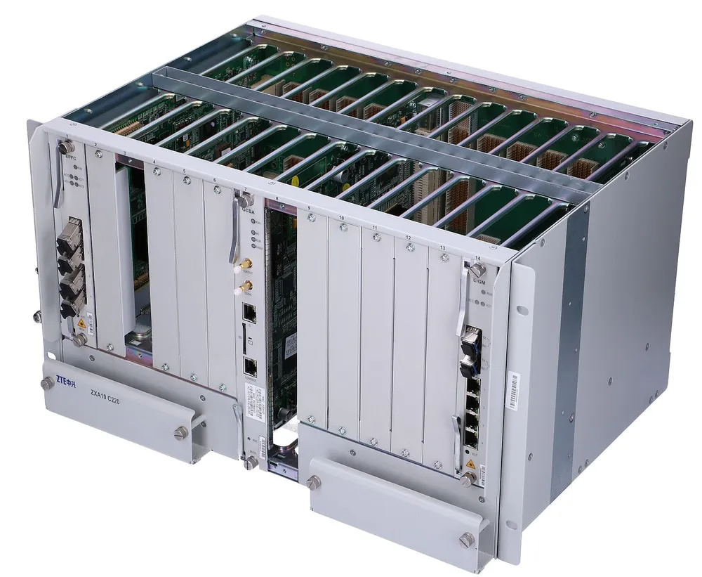 C220 | OLT | GPON, 1x EIG, 1x GCSA, 1x EPFC 4