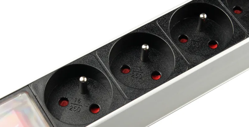 Getfort LGF-06-Z | Faixa de poder | 6 soquetes, interruptor 2