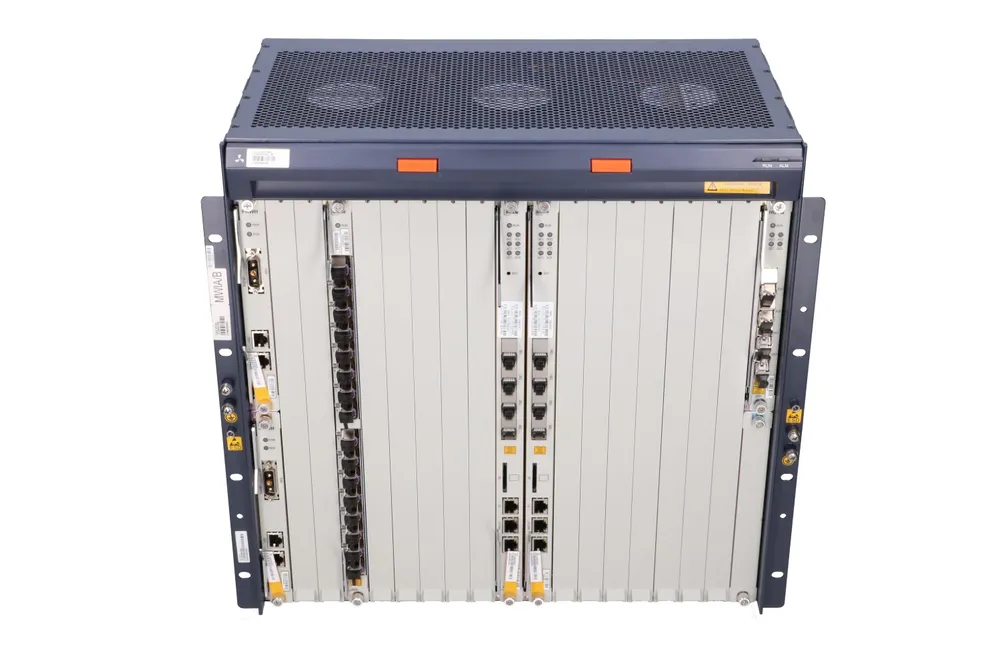 C300 | OLT | 2x PRWH, 2x SCXM, 1x HUTQ, 2x CABLE, 1x GTGO 4