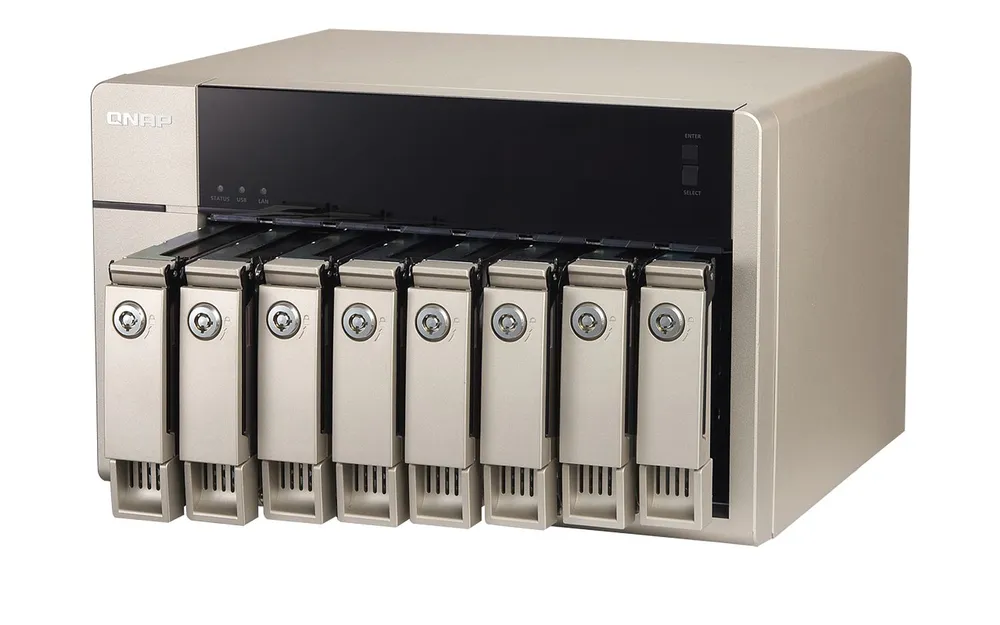 TVS-863-4G Seria procesoraAMD Quad-Core