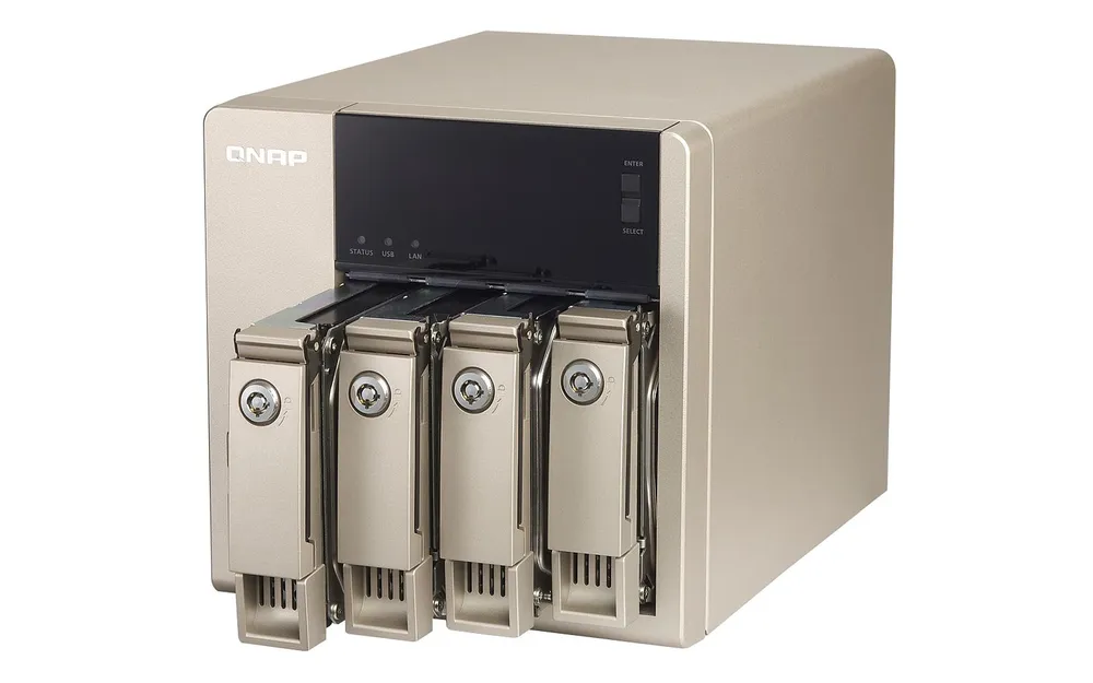 QNAP TVS-463-8G Seria procesoraAMD Quad-Core