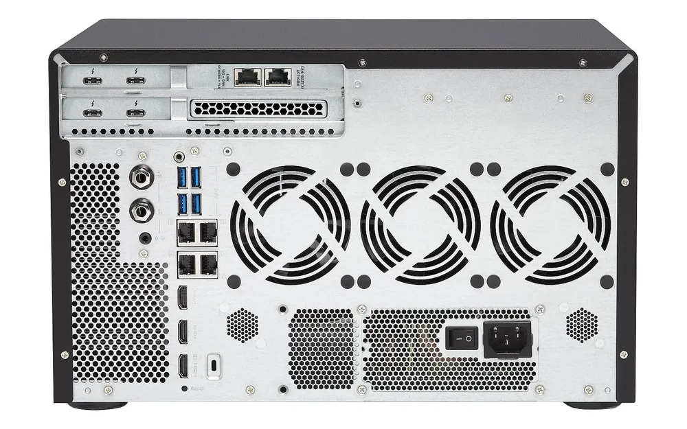 QNAP TVS-1282T3-I7-64G Ilość zainstalowanych dysków0