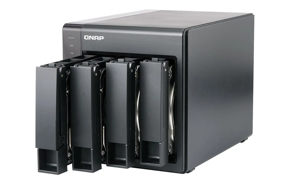 TS-451+-2G | Server NAS | SATA 6Gbps, 2x Gbe LAN, 4x USB, max. 4x HDD/SSD Seria procesoraIntel Celeron Quad-Core
