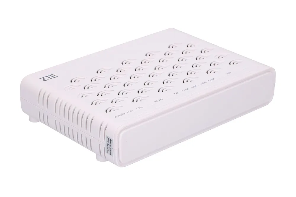 F660 V6 | ONT | 2,4GHz WiFi, 1x GPON, 1x RJ45 1000Mb/s, 3x RJ45 100Mb/s, 1x USB 4
