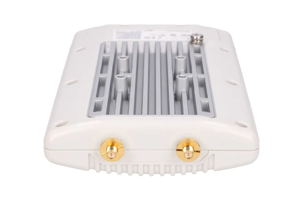 Cambium EPMP 2000 Lite (10SM) ROW | Přístupový bod | Inteligentní filtrování, 5GHz 2x2 MIMO, 1x RJ45 1000Mb/s Temperatura pracy-30°C do +55°C