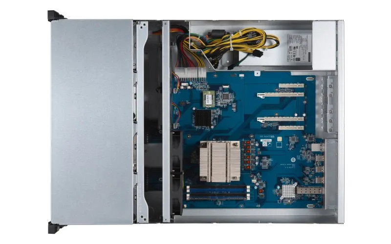 QNAP TS-2477XU-RP-2600-8G Rodzaj pamięci RAMDDR4