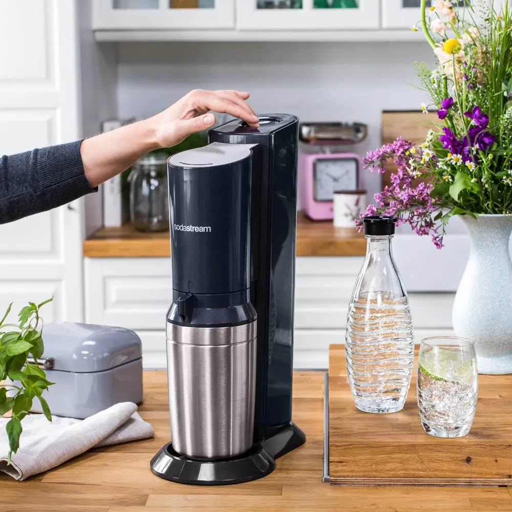 SODASTREAM SODA MAKER CRYSTAL 2.0 BLACK INCL. 2 GLASBOTTLES 3