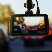 Que funções deve ter uma câmera de carro moderna?