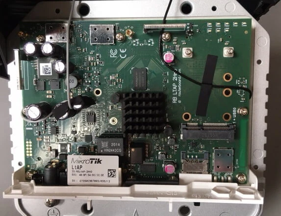 Slot miniPCI gratuito em MikroTik RouterBoard LtAP LTE6 Kit