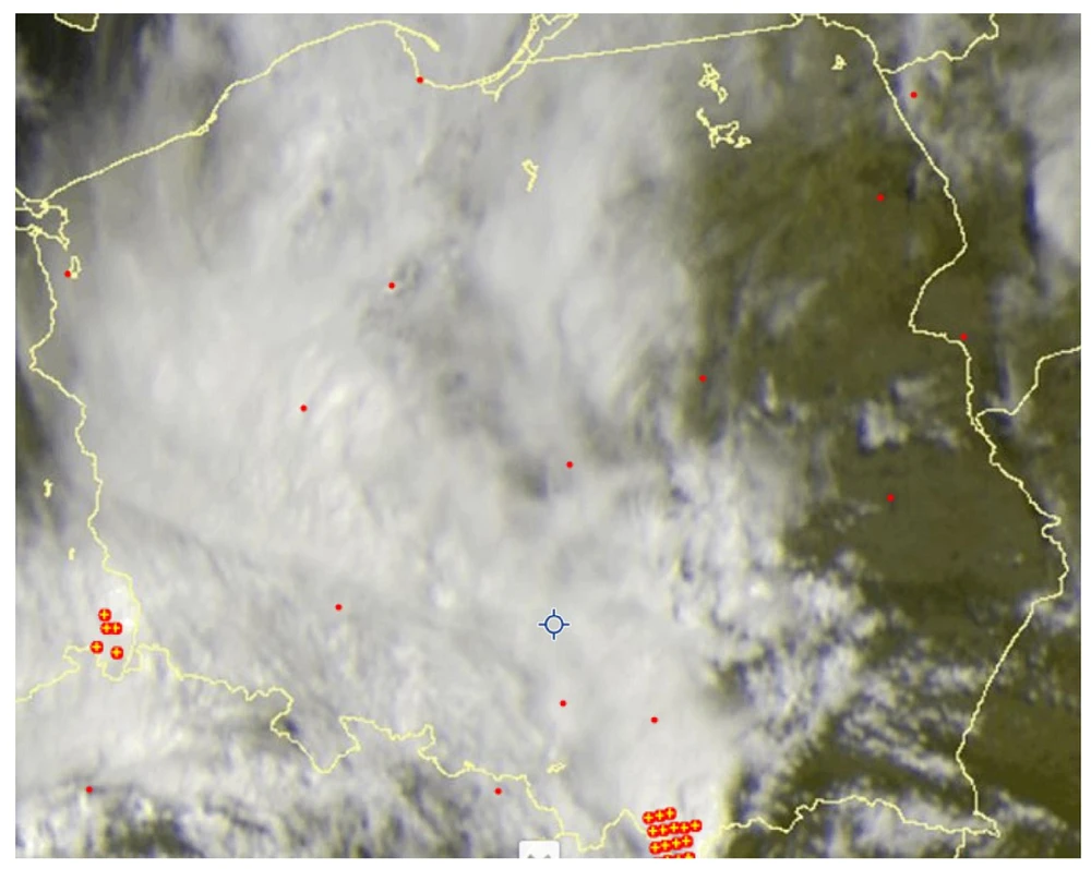 Trabalhando durante a cobertura de nuvens pesadas: