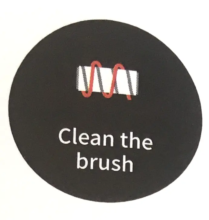 Wyczyść szczotkę (najprawdopodobniej na wałku szczotki owinęły się jakieś włosy lub nitki które spowodowały blokadę) Wyczyść szczotkę (najprawdopodobniej na wałku szczotki owinęły się jakieś włosy lub nitki które spowodowały blokadę)