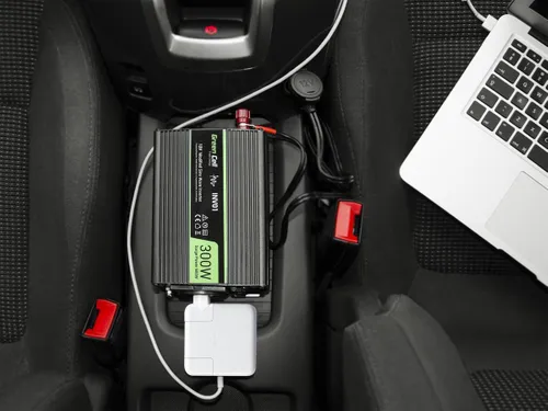 Green Cell INV05DE | Car voltage converter | 12V, 300W, pure sinwave Diody LEDStatus