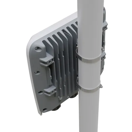 MikroTik RB5009UPr+S+OUT | Router | 7x RJ45 1000Mb/s PoE, 1x RJ45 2.5Gb/s PoE, 1x SFP+, 1x USB 3.0, IP66 Ilość portów Ethernet LAN (RJ-45)8