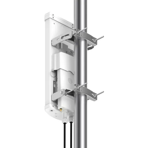 Cambium EPMP 6 GHz | Sector antenna | 4x4 MU-MIMO, 18 dBi, IP65, mounting kit 5