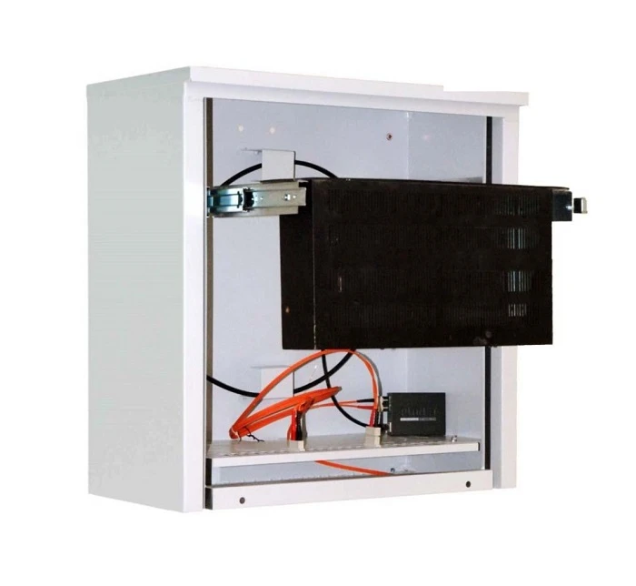 padlocked cabinet mantar