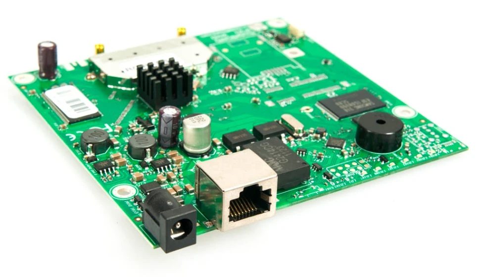 Mikrotik Routerboard RB911G-2HPnD wbudowana ochrona ESD 16kV