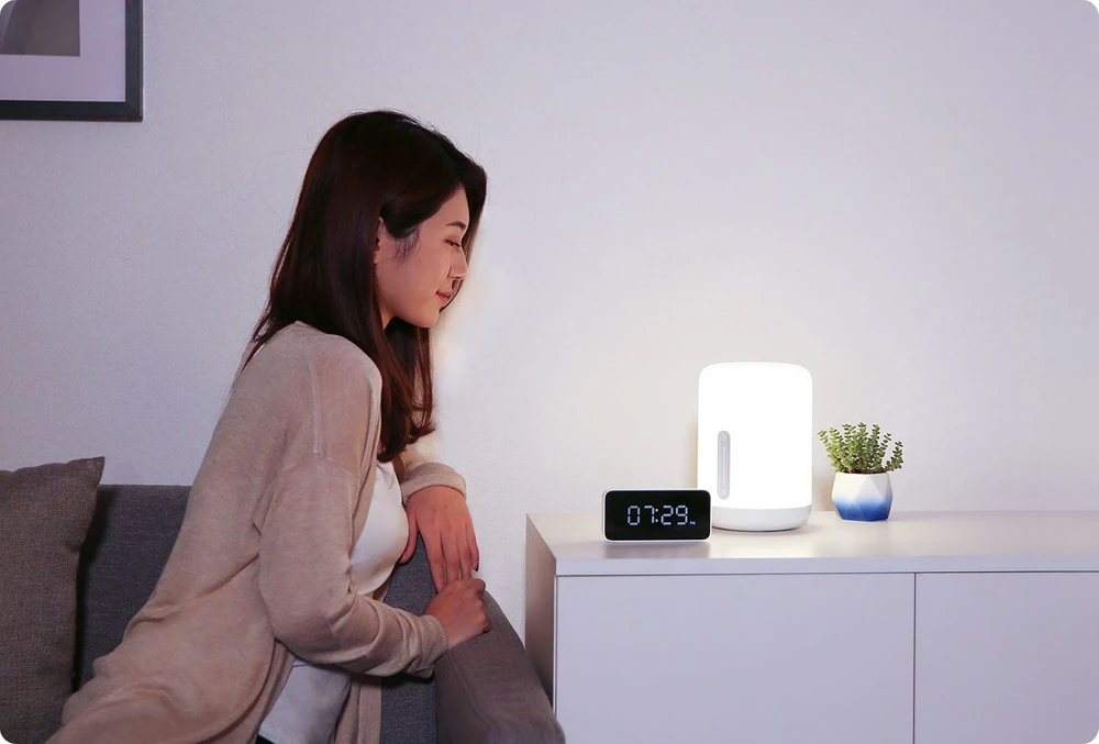 24€02 sur Xiaomi Mijia Lampe de chevet Night Light avec OSRAM LED RGBW  Touch Bluetooth Contrôle Connexion WiFi (Version mise à jour) - Achat &  prix