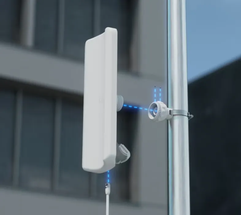 UBIQUITI UDB-PRO-SECTOR 5 GHZ POINT-TO-MULTIPOINT ACCESS POINT, 5+ KM DISTANCE