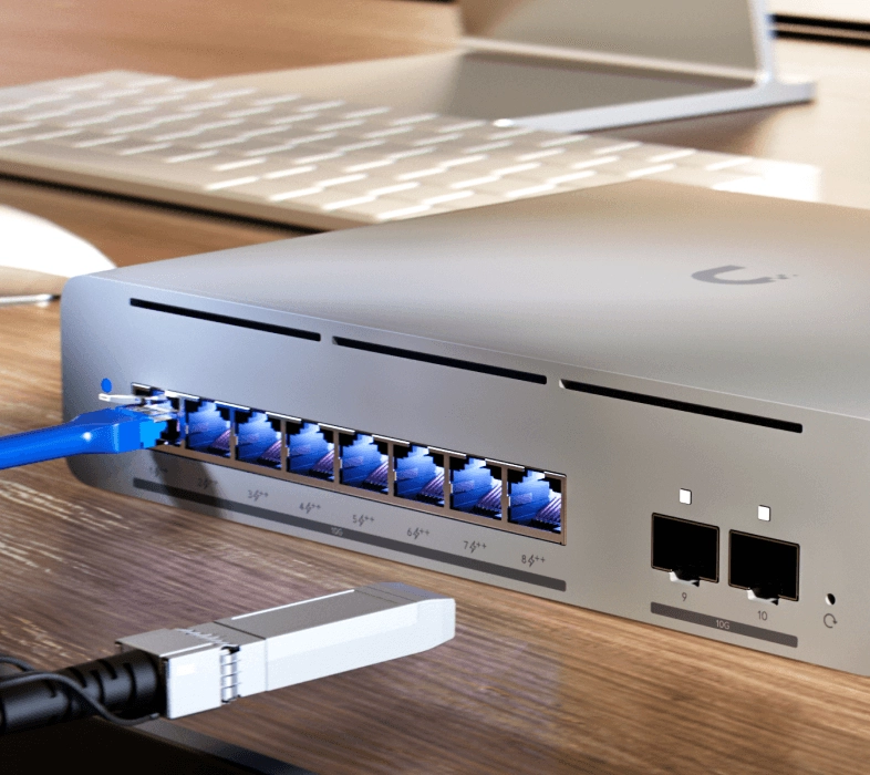 Ubiquiti USW-Pro-XG-8-PoE | Switch | Etherlighting, 8x RJ45 10GbE PoE, 2x SFP+, 155W, Layer 3
